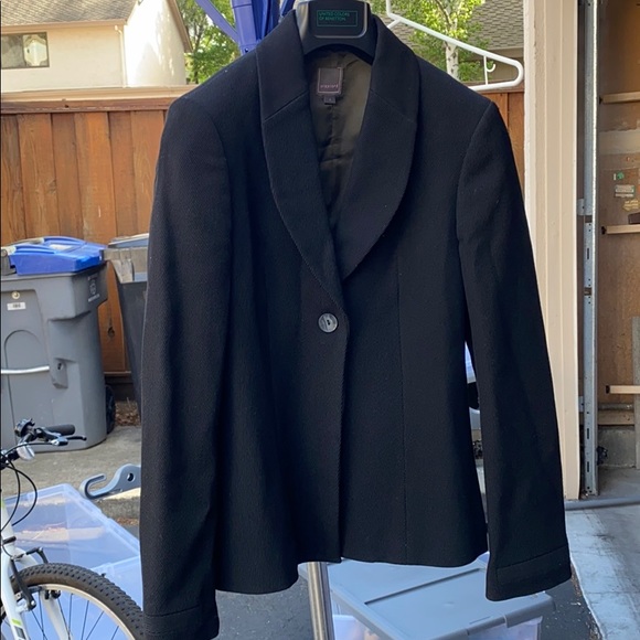 suit - Picture 3 of 4